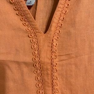 Lightweight linen women’s medium tank top from Croft and barrow, peachy orange